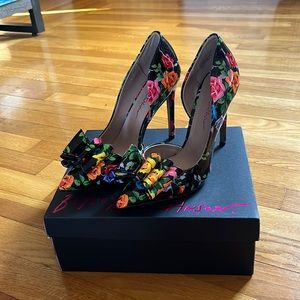 Besty Johnson Heels Size 8